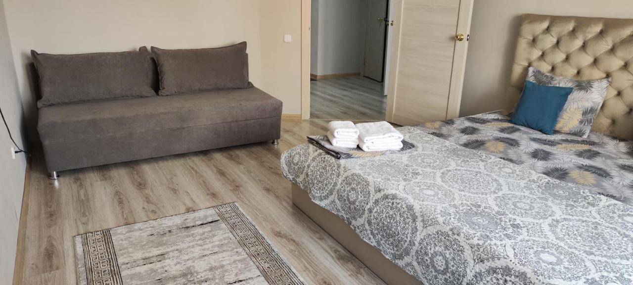 Трц Kostanay Plaza Appartement Buitenkant foto